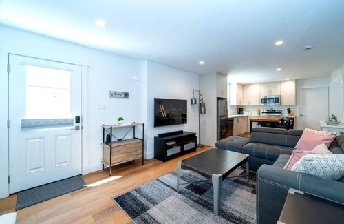 Youbou Condo | Cowichan Lake Escape | Lakefront | Hot Tub | Pets