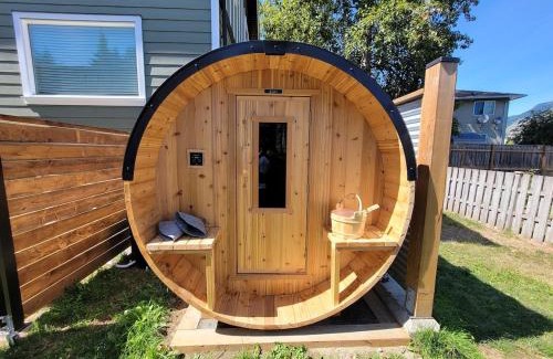 North Cowichan House | Cowichan Valley Retreat with Sauna & Free EV Charger