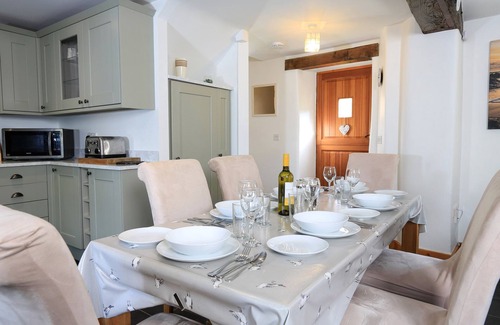 Chillington Cottage | Cowslip Cottage