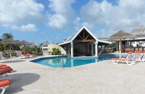The Lime Hotel | Coyaba Beach Resort