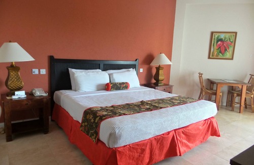 The Lime Hotel | Coyaba Beach Resort