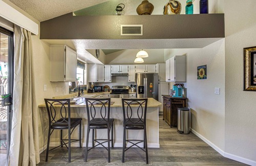 Tucson House | 'Coyote Casa' w/Mtn Views in Tuscon Desert Oasis