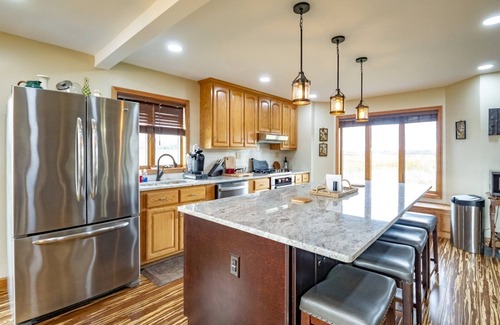 Davis House | Coyote`s Den - 305 Timberline Road