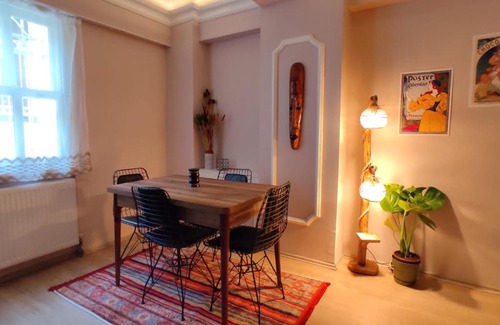 Moda Apartment | Cozy 1+1 and garden, in center of Kadıköy-İstanbul