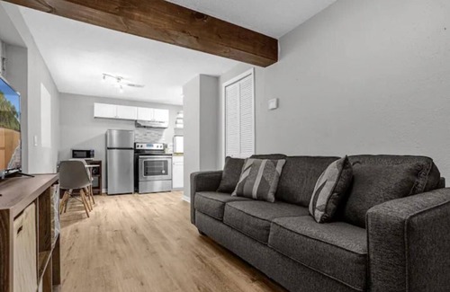 Bithlo House | Cozy 1/1 Guest Home Retreat