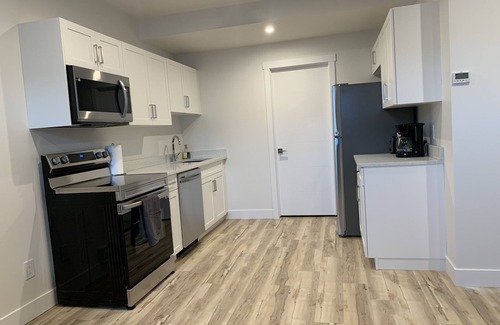 Saskatoon House | Cozy 1 B/Rm on Kalra Street