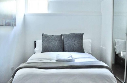 Upper Lonsdale House | Cozy 1 BD Suite Centrally Located North Vancouver