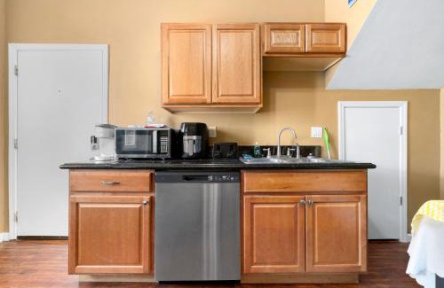 Southeastern Sacramento Apartment | Cozy 1 bdr/1br near downtown