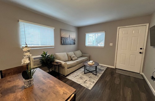 Livingston Park Bed & Breakfast | Cozy 1-Bed 1-Bath Zen Stay