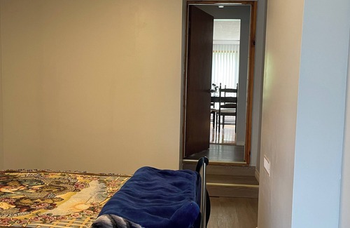 Peterborough House | Cozy 1 bed & bath located near the Otonabee River.