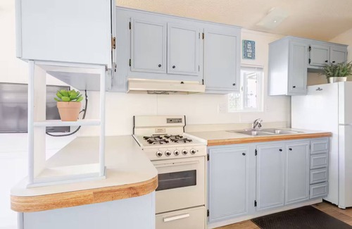 Desert Hot Springs Cottage | Cozy 1-bedroom cottage, mineral pools, pickbleball in charming Sky Valley Resort