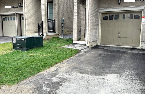 Richmond Hill Apartment | Cozy 1-bedroom apartment in wonderful Richmond Hill with AC, WiFi