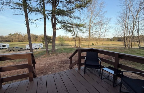 Clarksville Apartment | Cozy 1-bedroom apartment in charming Clarksville with WiFi, AC