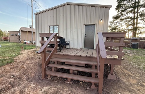 Clarksville Apartment | Cozy 1-bedroom apartment in charming Clarksville with WiFi, AC