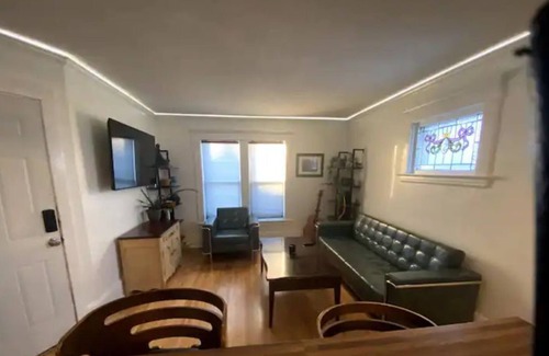 Lowry Hill East Apartment | Cozy 1-bedroom apartment with off-street parking