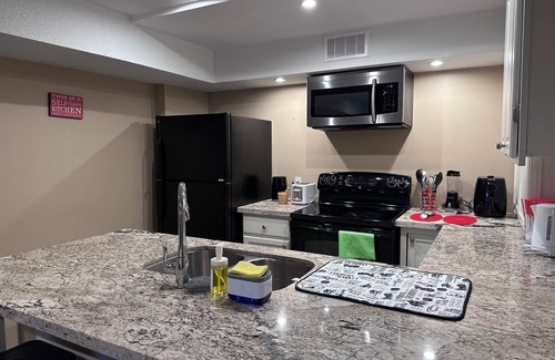 Courtice Apartment | Cozy 1-bedroom apartment Courtice. Pet Friendly !