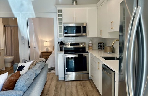 Dartmouth Apartment | Cozy 1 Bedroom Apartment Downtown Dartmouth