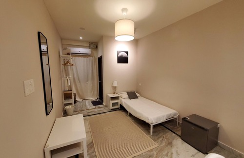 Hyderabad Apartment | Cozy 1-bedroom apartment in charming Manikonda with AC, WiFi, water heater.