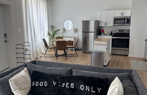 Glenham-Belford Apartment | Cozy 1-bedroom apartment in charming Baltimore w/Fast WiFi, AC, Private Parking