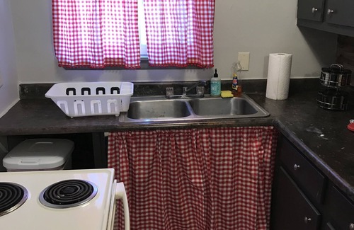 Byesville Apartment | Cozy 1 bedroom apartment ideal for long or short stays! Pet friendly w/side yard