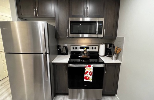 Keith Apartment | Cozy 1 bedroom apartment in Rockland Park NW Calgary