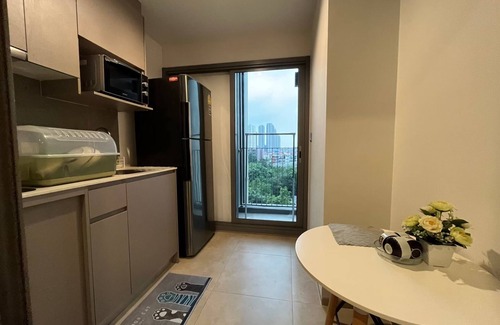 Bang Chak Apartment | Cozy 1-bedroom apartment in downtown, Bangkok,high speed wifi, 400m to sky train