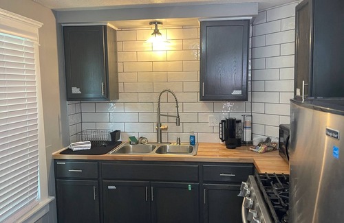 Lansing Apartment | Cozy 1-bedroom apartment in Lansing