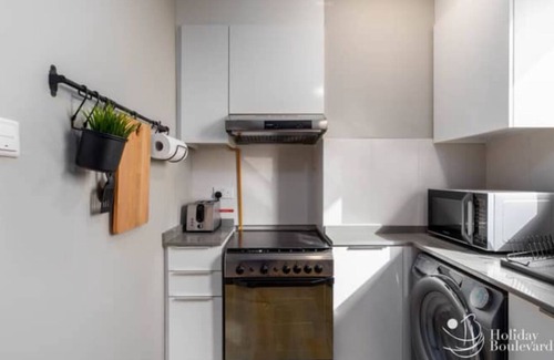 Al Quoz Apartment | Cozy 1-bedroom apartment with WiFi, fitness room in delightful Dubai