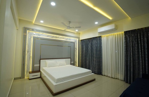 Nagpur Apartment | Cozy 1-bedroom apartment in delightful Nagpur with fitness room, WiFi