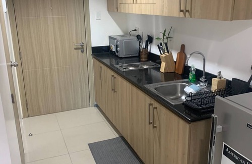 Barangay 76 Apartment | Cozy 1-bedroom apartment with WiFi, fitness room in fantastic Pasay