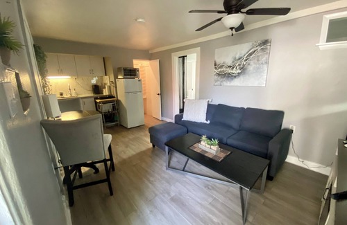 Clearwater Apartment | Cozy 1 Bedroom Apt - 6 miles from Clearwater Beach