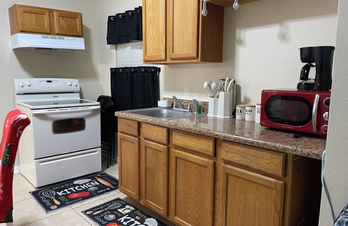 Southeast Orlando Apartment | Cozy 1-bedroom Apt. In Amazing Orlando with AC, WiFi,5 miles from MCO Airport