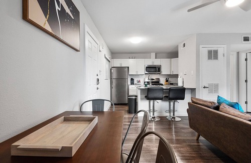 Highland Apartment | Cozy 1 Bedroom Apt in Highland Austin 3212