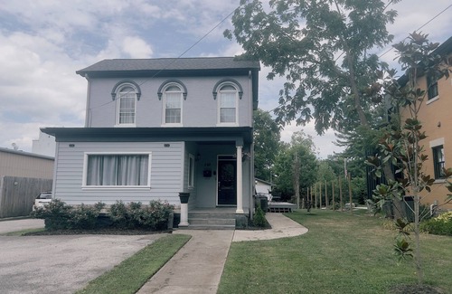 Georgetown Apartment | Cozy 1-bedroom apt in Victorian Era House minutes walking to Downtown Lexington