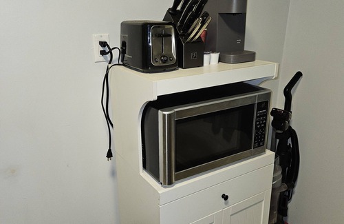 Sudbury Apartment | Cozy 1-bedroom apartment in lovely Greater Sudbury with WiFi, AC