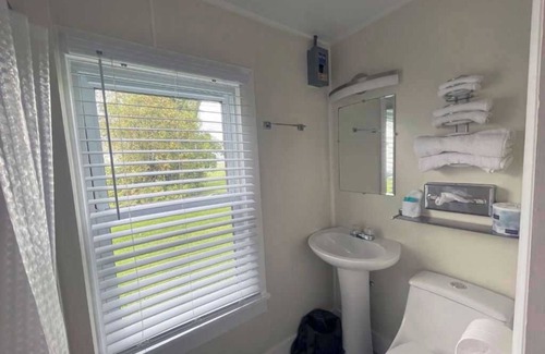 Huron Cottage | Cozy 1 bedroom Cabin #116 with AC and WiFi