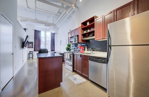 Kitchener Condo | Cozy 1-bedroom condo in downtown Kitchener with WiFi, AC. in-room movie theather