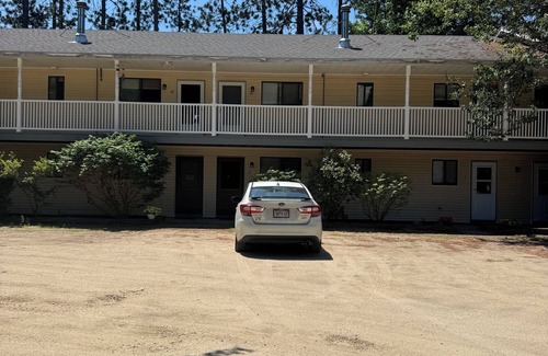North Conway Condo | Cozy 1-bedroom condo in charming North Conway with charming natural beauty