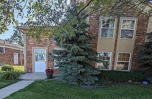 Clawson Condo | Cozy 1-bedroom condo near downtown Clawson with WiFi, AC