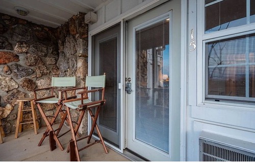 Lake Ozark Condo | Cozy 1-bedroom condo with WiFi, AC in peaceful Lake Ozark. Prime location on 4MM