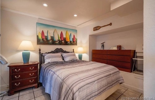 Lake Ozark Condo | Cozy 1-bedroom condo with WiFi, AC in peaceful Lake Ozark. Prime location on 4MM