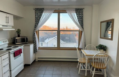 North End Condo | Cozy 1-bedroom condo with AC, WiFi in charming Saint Paul