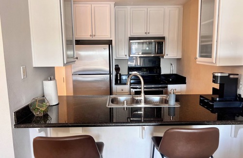College East Condo | Cozy 1-bedroom condo in marvelous San Diego with WiFi, fitness room