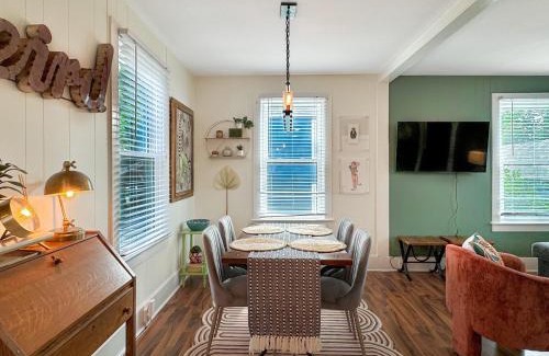 Roseland Terrace Historic District House | Cozy 1 Bedroom Home