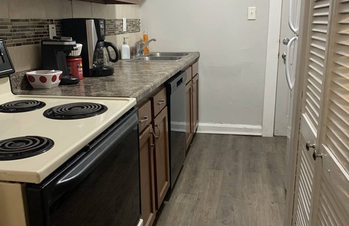 Indianapolis House | Cozy 1 Bedroom House, Free Parking, Highway Access
