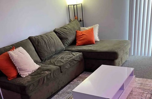 Warren Apartment | Cozy 1 Bedroom Minutes From Downtown Royal Oak