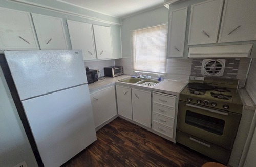 Palmetto House | Cozy 1-bedroom mobile home on the water with WiFi, AC in wonderful Palmetto.