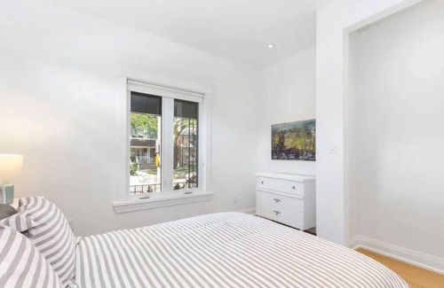 Brockton Village Apartment | Cozy 1 Bedroom near Downtown Toronto