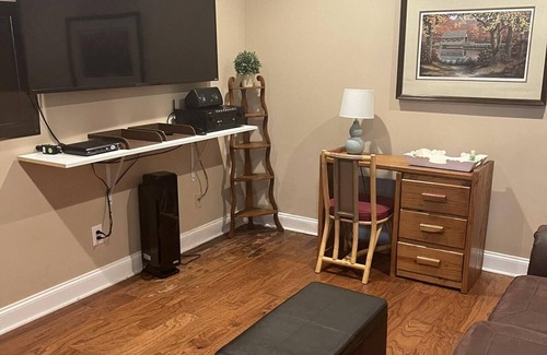 Cartersville Cabin | Cozy 1 Bedroom, one sofa bed Cottage House n10 min from Lake Pointe Sports Ctrn