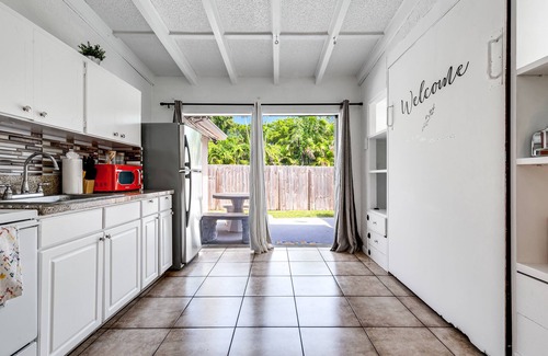 Parkside Apartment | Cozy 1 bedroom, pool, w/patio, 9 min to the beach & close to downtown Hollywood